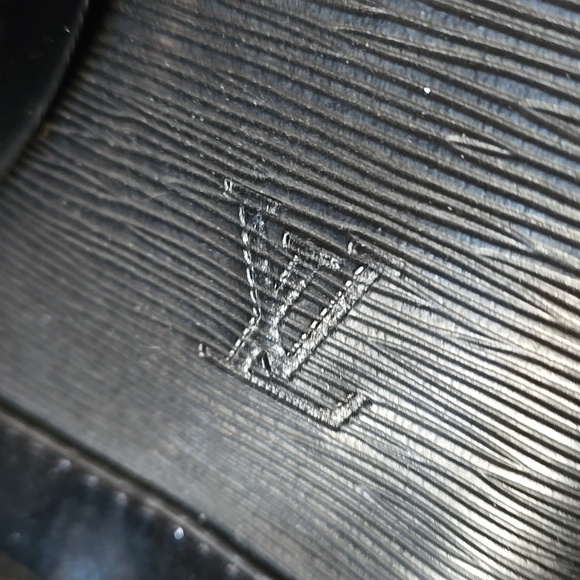 Louis Vuitton Black Epi Bag - Picture 2 of 7